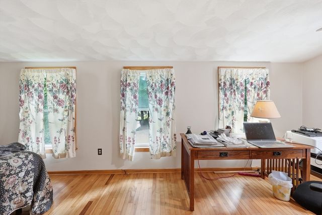 587 Main St, Boylston, MA 01505