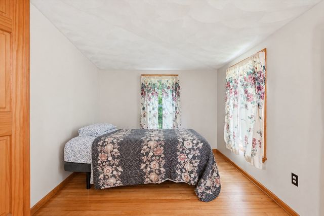 587 Main St, Boylston, MA 01505
