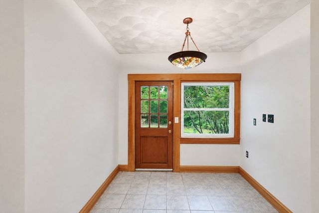 587 Main St, Boylston, MA 01505