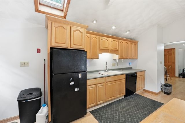 587 Main St, Boylston, MA 01505