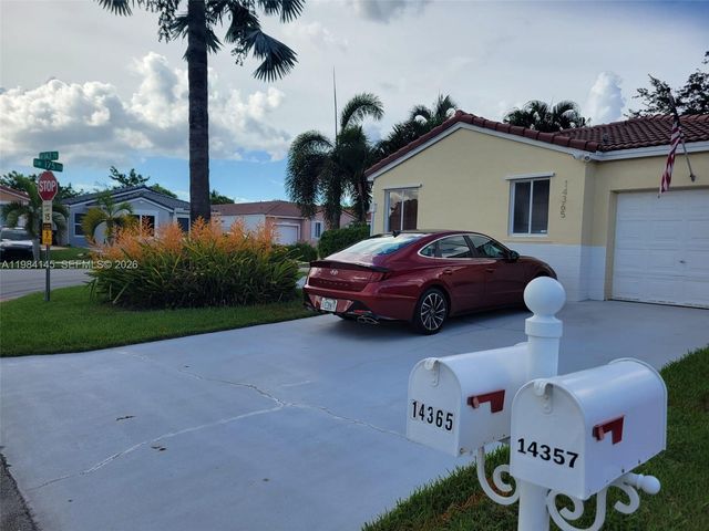 14365 SW 175th Ter, Miami, FL 33177
