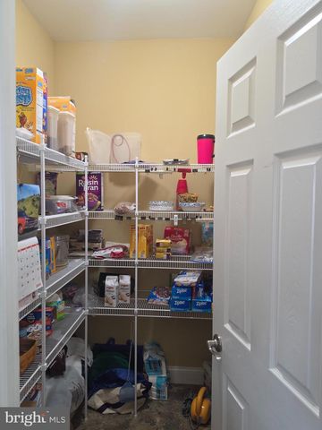 1213 WINTERBERRY DR, York, PA 17406