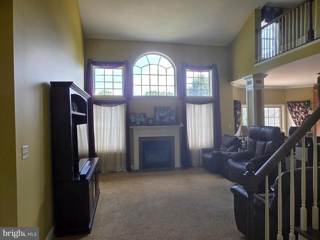 1213 WINTERBERRY DR, York, PA 17406