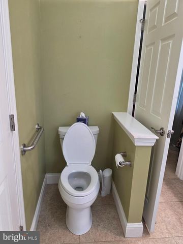 1213 WINTERBERRY DR, York, PA 17406