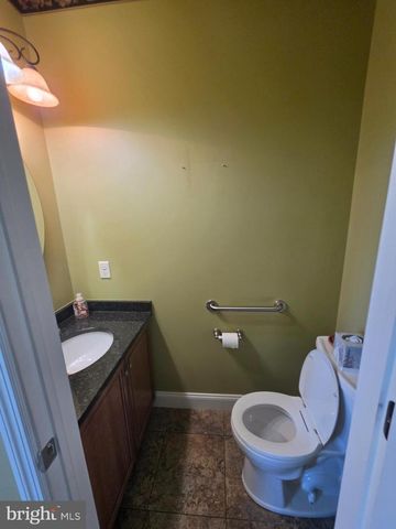 1213 WINTERBERRY DR, York, PA 17406