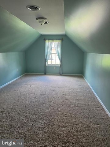 1213 WINTERBERRY DR, York, PA 17406