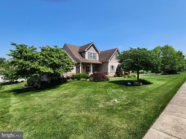 1213 WINTERBERRY DR, York, PA 17406