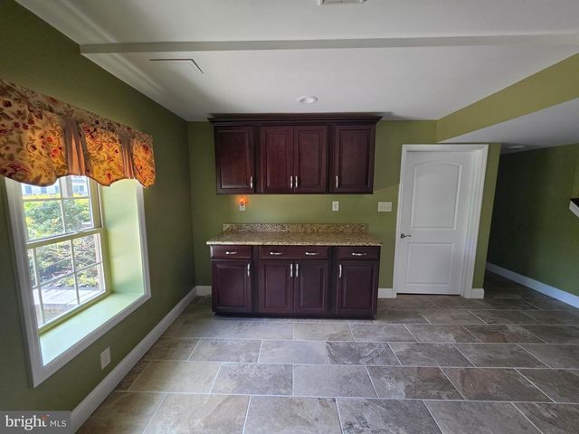 1213 WINTERBERRY DR, York, PA 17406
