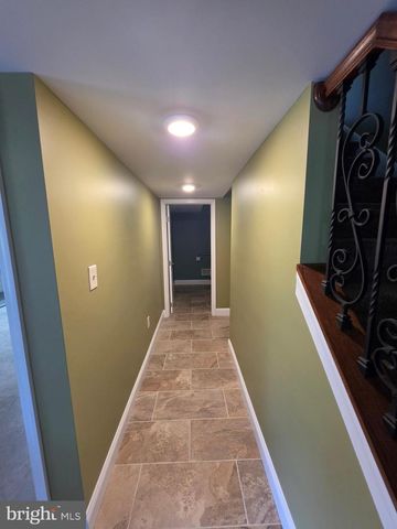 1213 WINTERBERRY DR, York, PA 17406
