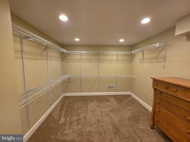 1213 WINTERBERRY DR, York, PA 17406