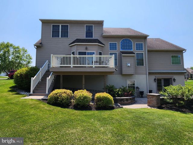 1213 WINTERBERRY DR, York, PA 17406