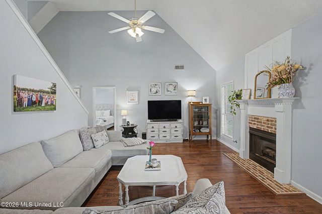 5947 W White Ridge Circle, Olive Branch, MS 38654