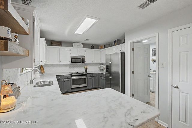 5947 W White Ridge Circle, Olive Branch, MS 38654