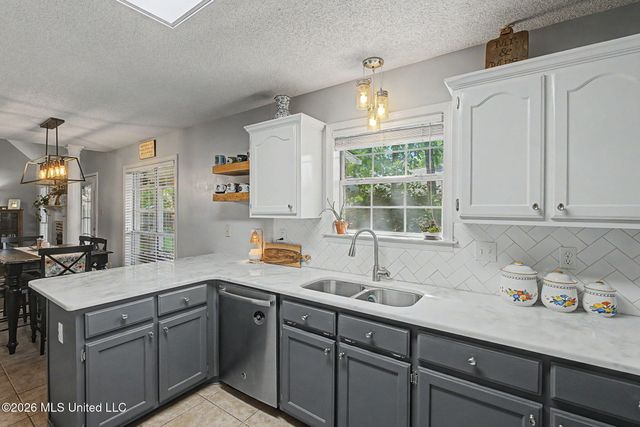 5947 W White Ridge Circle, Olive Branch, MS 38654