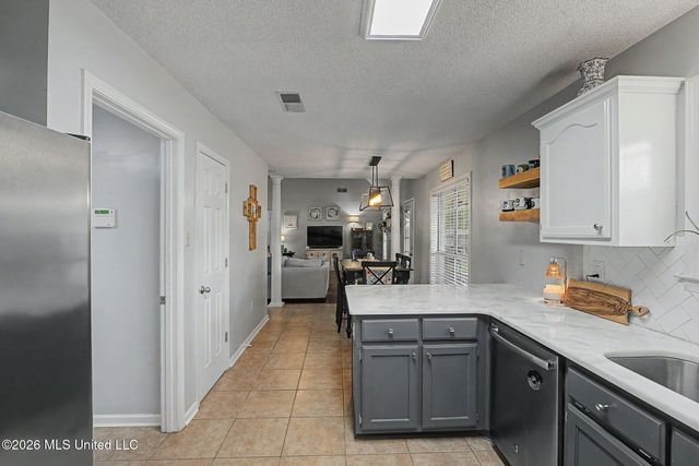 5947 W White Ridge Circle, Olive Branch, MS 38654