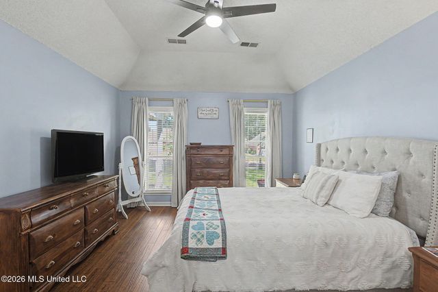 5947 W White Ridge Circle, Olive Branch, MS 38654