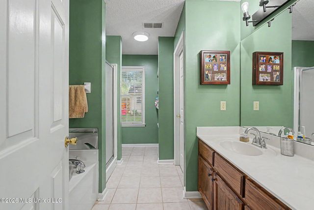 5947 W White Ridge Circle, Olive Branch, MS 38654