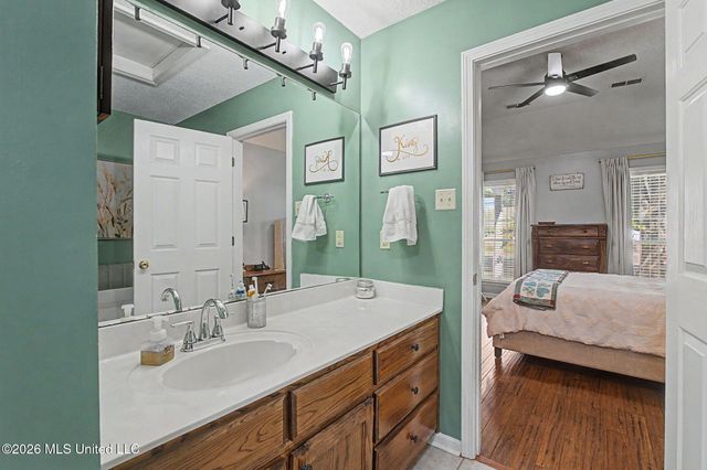 5947 W White Ridge Circle, Olive Branch, MS 38654