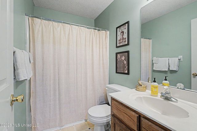 5947 W White Ridge Circle, Olive Branch, MS 38654
