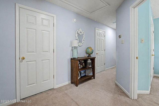 5947 W White Ridge Circle, Olive Branch, MS 38654