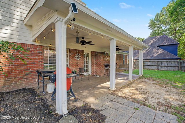 5947 W White Ridge Circle, Olive Branch, MS 38654