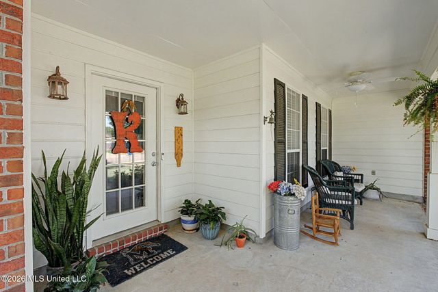 5947 W White Ridge Circle, Olive Branch, MS 38654