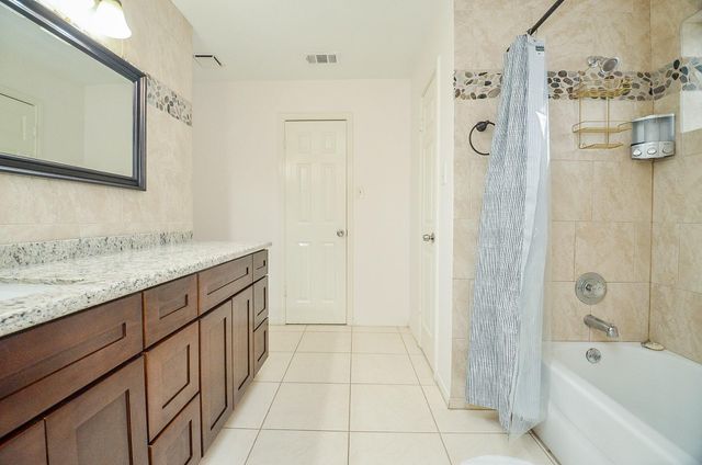 2902 Silent Drive, Sugar Land, TX 77498