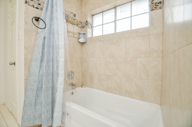 2902 Silent Drive, Sugar Land, TX 77498