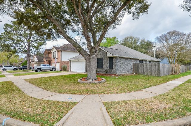 2902 Silent Drive, Sugar Land, TX 77498