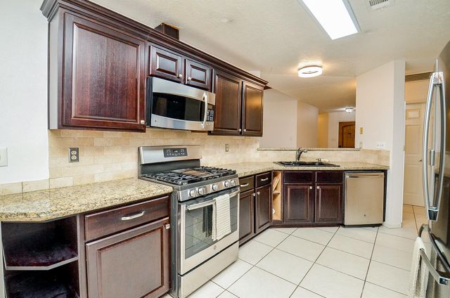 2902 Silent Drive, Sugar Land, TX 77498