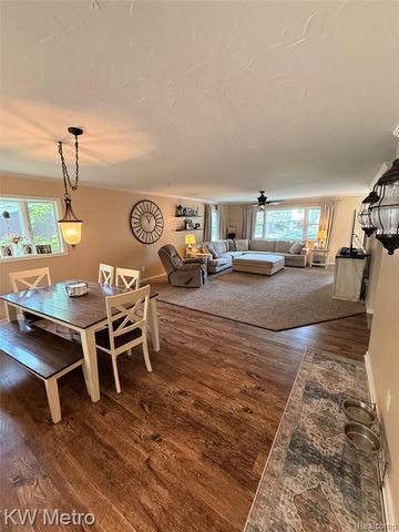 655 Sherry Drive, Lake Orion, MI 48362