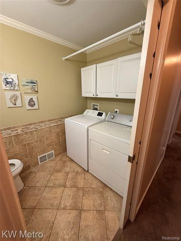 655 Sherry Drive, Lake Orion, MI 48362