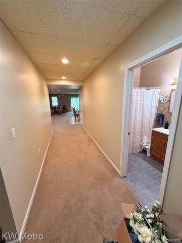 655 Sherry Drive, Lake Orion, MI 48362