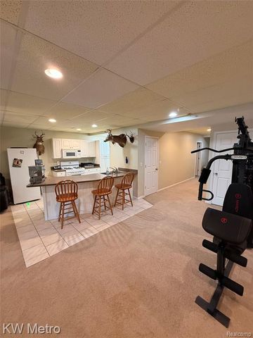 655 Sherry Drive, Lake Orion, MI 48362