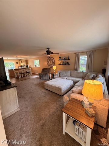 655 Sherry Drive, Lake Orion, MI 48362