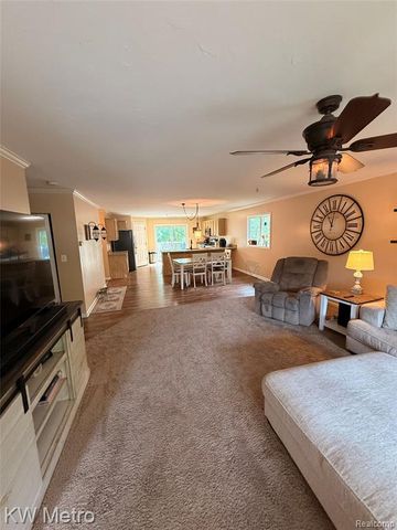 655 Sherry Drive, Lake Orion, MI 48362