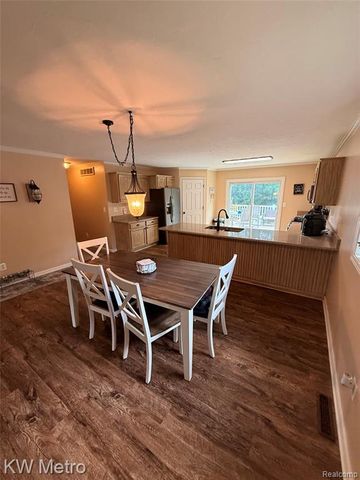 655 Sherry Drive, Lake Orion, MI 48362