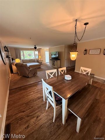 655 Sherry Drive, Lake Orion, MI 48362