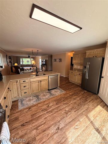 655 Sherry Drive, Lake Orion, MI 48362