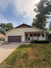 655 Sherry Drive, Lake Orion, MI 48362