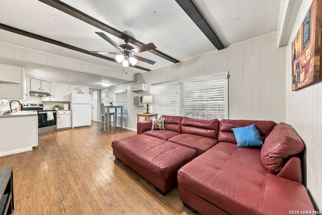 1301 Skylark, Canyon Lake, TX 78133
