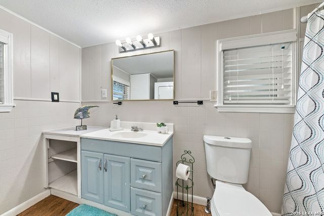 1301 Skylark, Canyon Lake, TX 78133