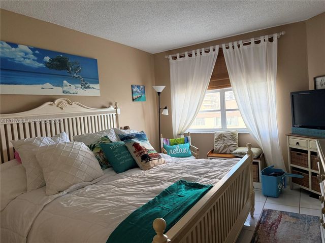 1950 S Ocean Dr 4B, Hallandale Beach, FL 33009
