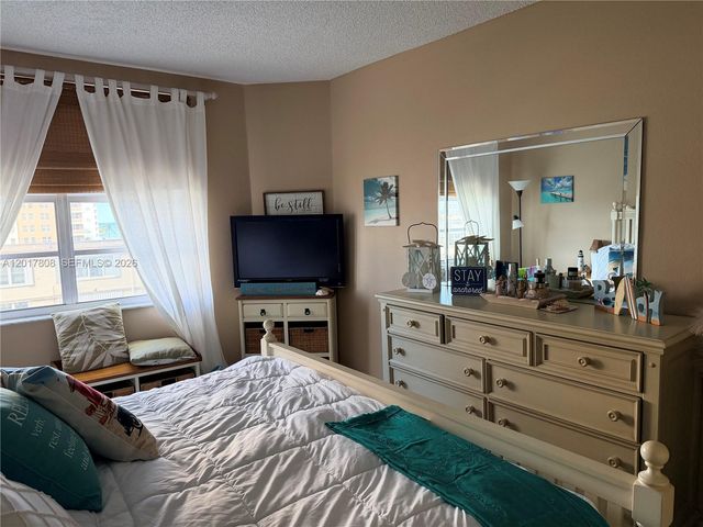 1950 S Ocean Dr 4B, Hallandale Beach, FL 33009