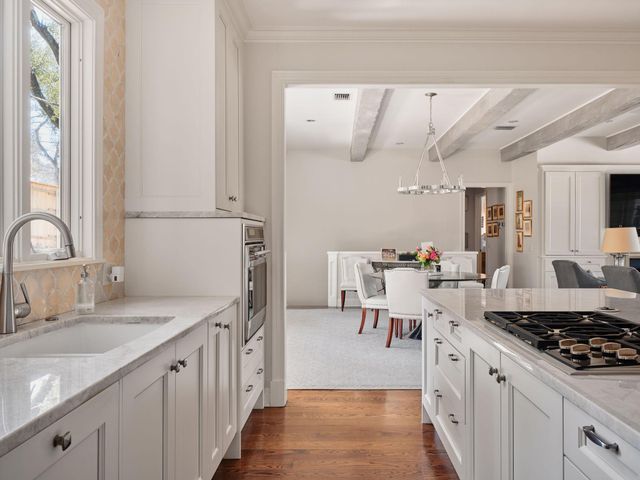 2701 Scenic DR, Austin, TX 78703