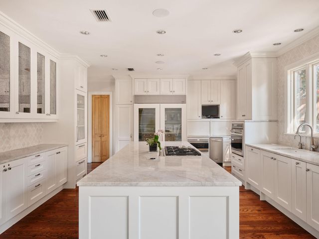 2701 Scenic DR, Austin, TX 78703