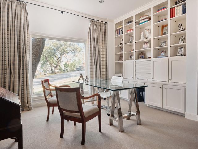 2701 Scenic DR, Austin, TX 78703