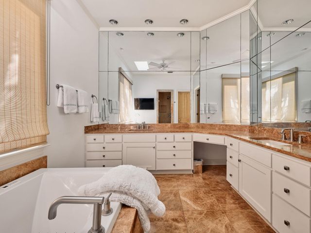 2701 Scenic DR, Austin, TX 78703
