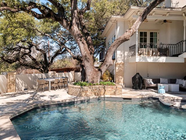 2701 Scenic DR, Austin, TX 78703