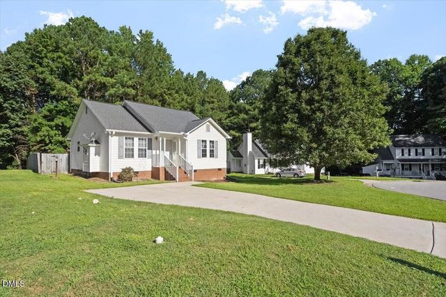 1008 Henchman Court, Knightdale, NC 27545